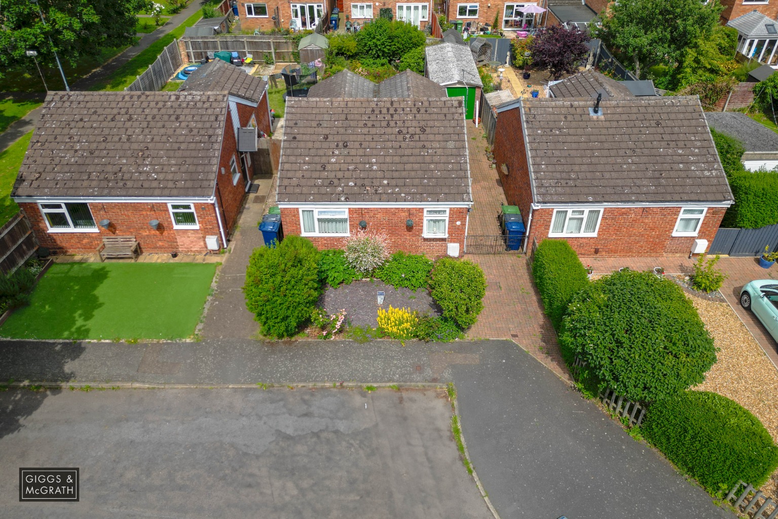 3 bed detached bungalow for sale in Lincoln Avenue, St. Ives  - Property Image 1