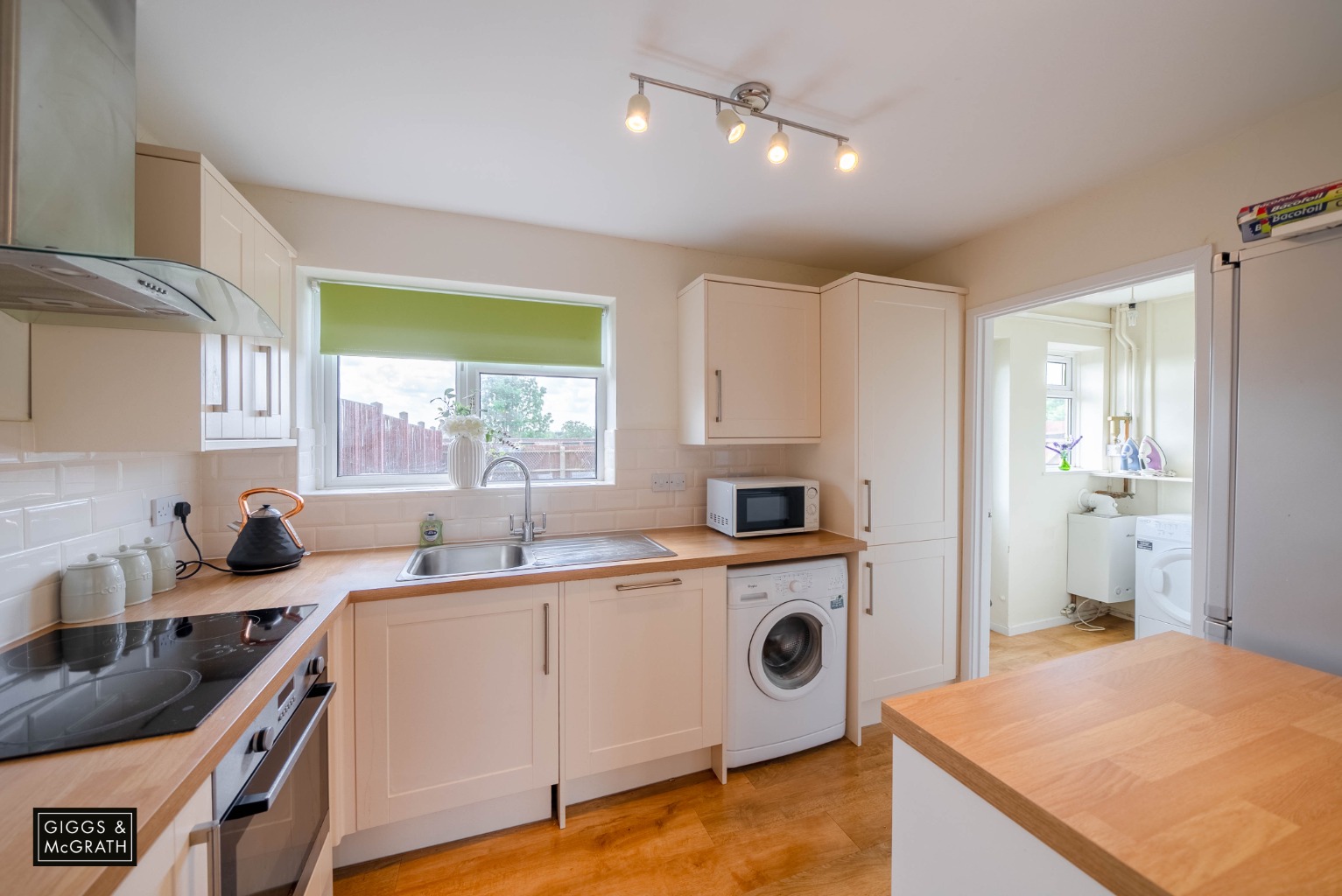 2 bed end of terrace house for sale in Bath Crescent, Huntingdon 1