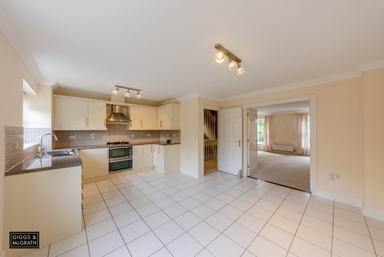 4 bed town house for sale in South Park Drive, Cambridge  - Property Image 2