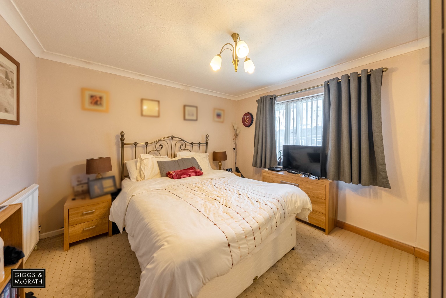 3 bed end of terrace house for sale in Kent Road, Huntingdon 6