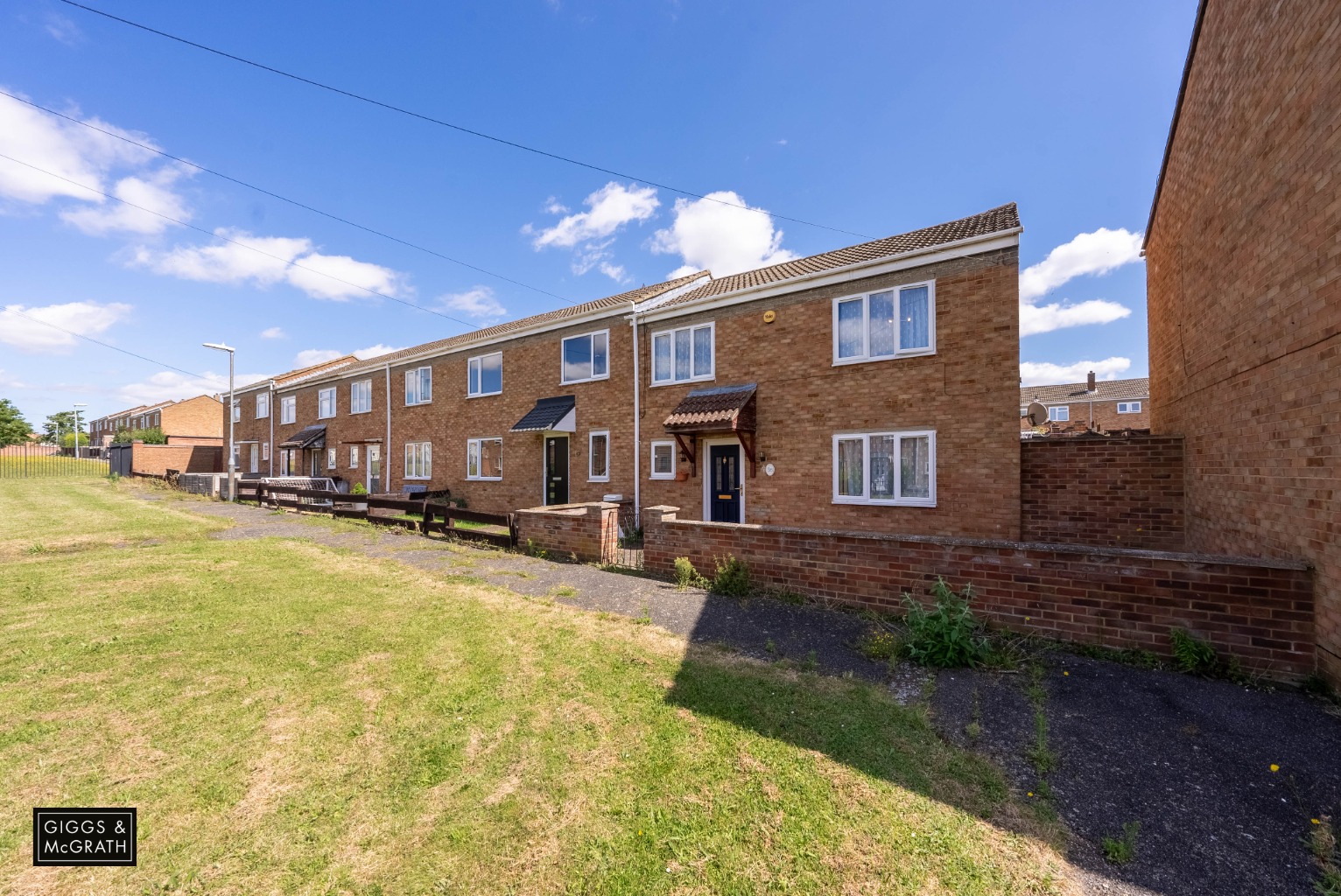 3 bed end of terrace house for sale in Kent Road, Huntingdon  - Property Image 1