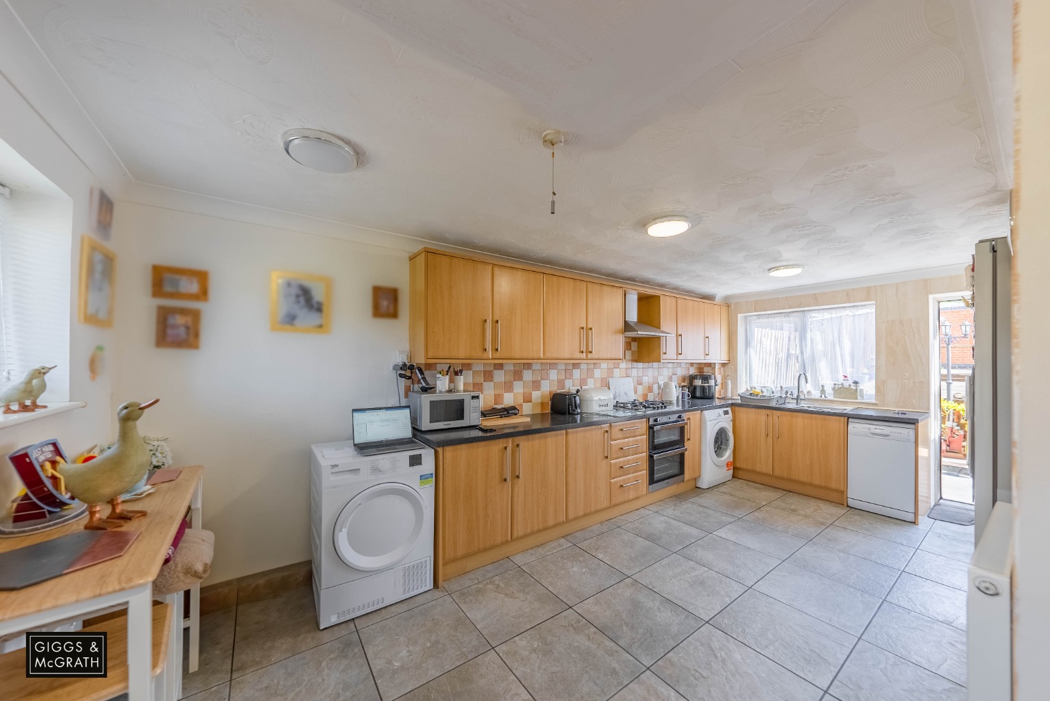 3 bed end of terrace house for sale in Kent Road, Huntingdon  - Property Image 5