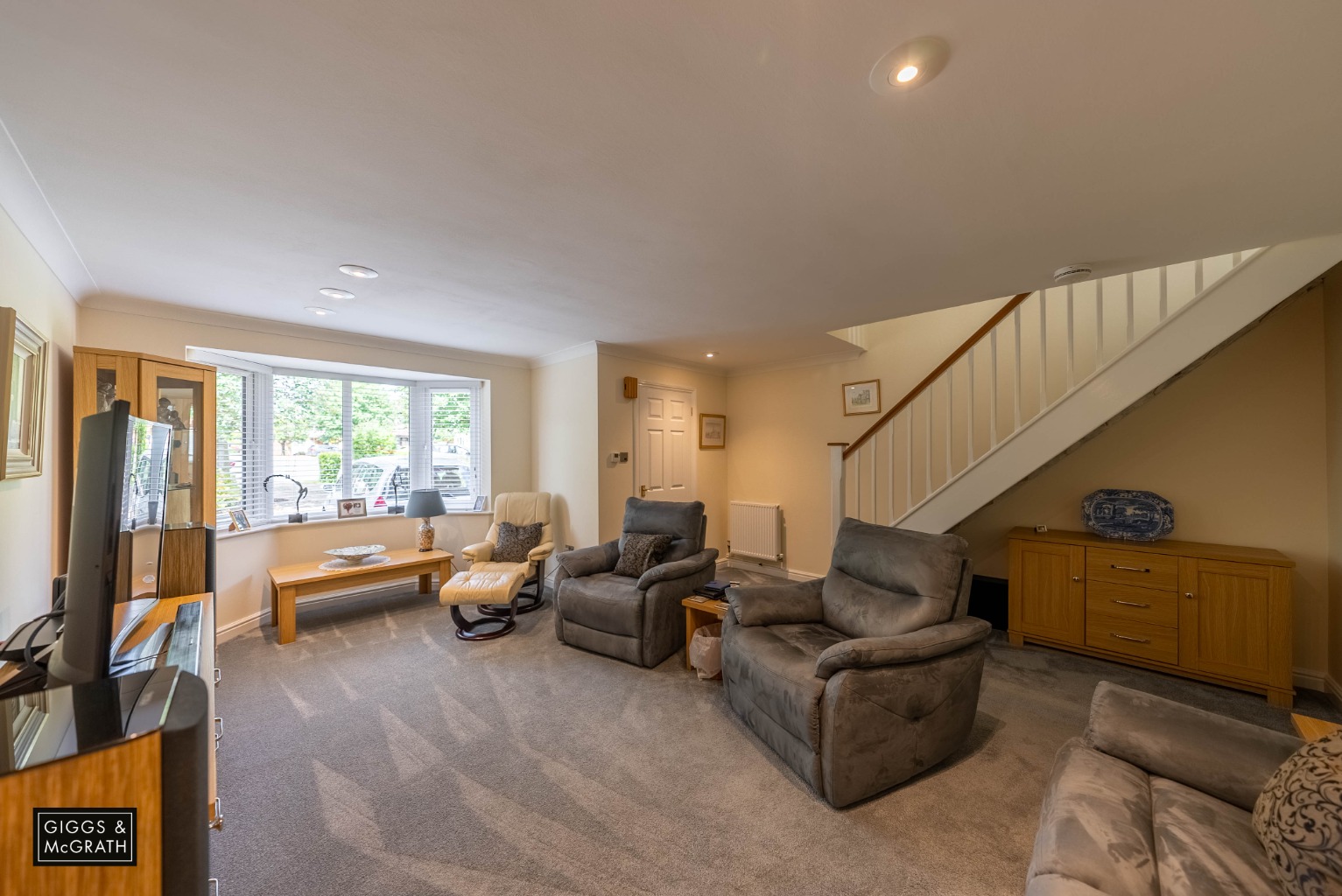 4 bed detached house for sale in The Sycamores, Huntingdon 1