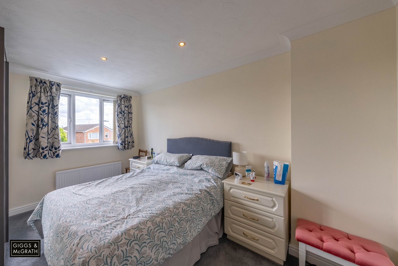 4 bed detached house for sale in The Sycamores, Huntingdon 11