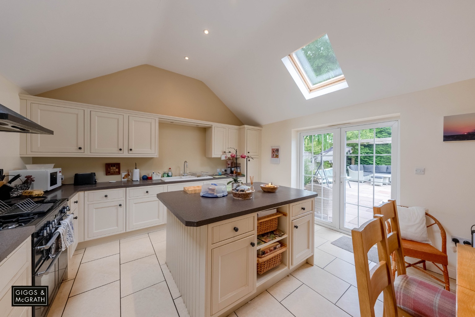 4 bed detached house for sale in Tithe Close, Huntingdon  - Property Image 7