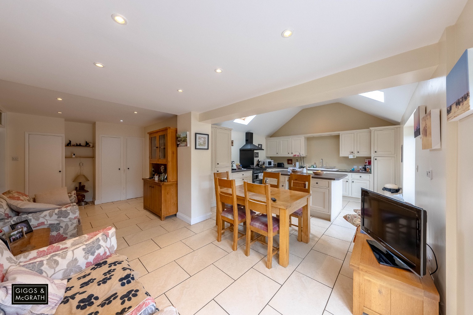 4 bed detached house for sale in Tithe Close, Huntingdon  - Property Image 6