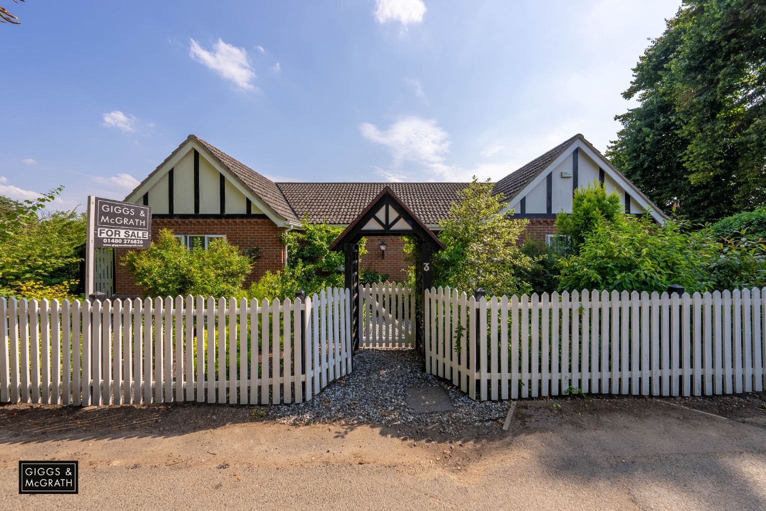 3 bed detached bungalow for sale in Mill Common, Huntingdon  - Property Image 2