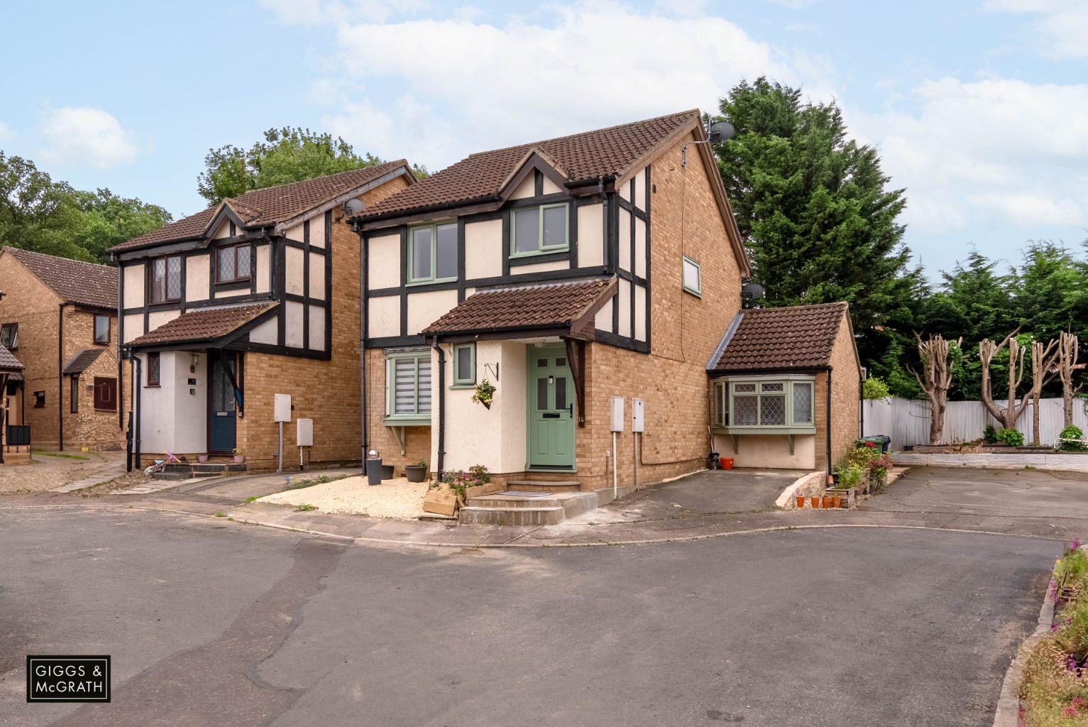 4 bed detached house for sale in Dengaine Close, Cambridge  - Property Image 1