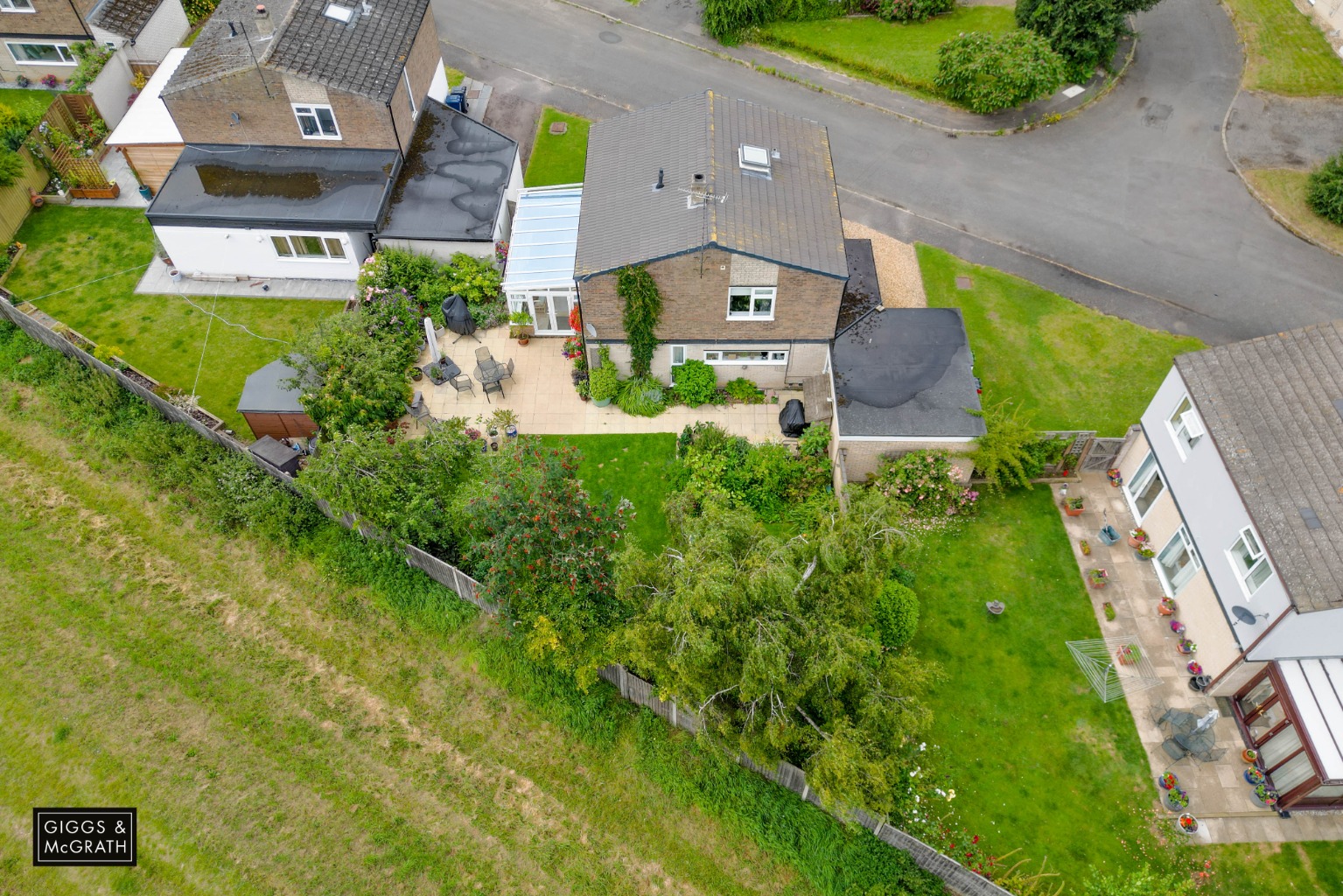 4 bed detached house for sale in Vermuyden, Huntingdon  - Property Image 1