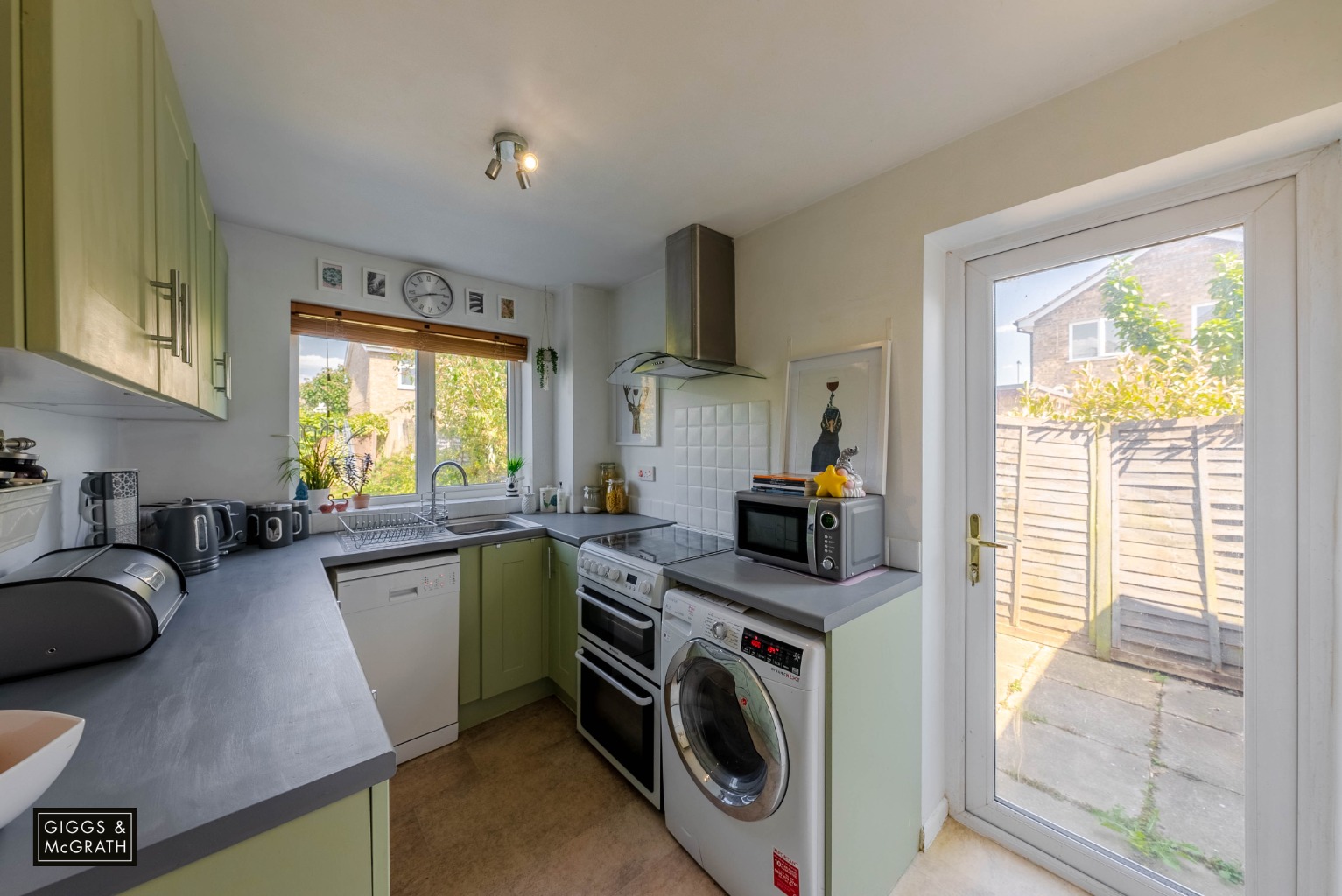 3 bed semi-detached house for sale in Ditchfields, Huntingdon  - Property Image 3