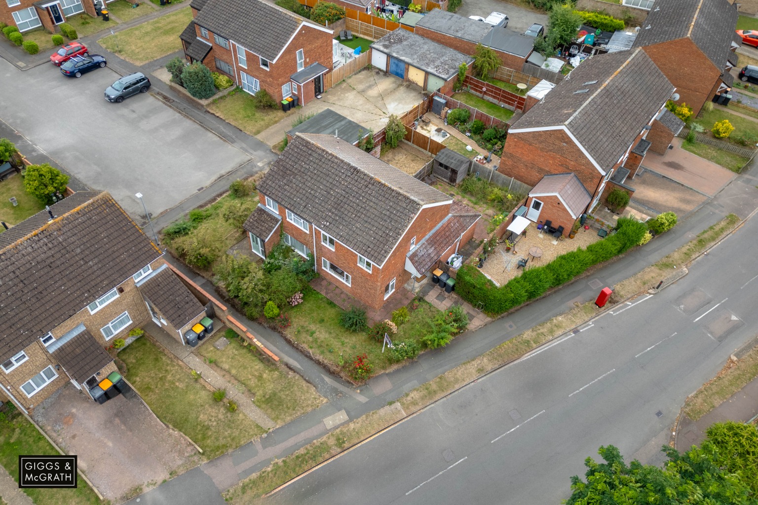 3 bed semi-detached house for sale in Hillgrounds Road, Bedford  - Property Image 6