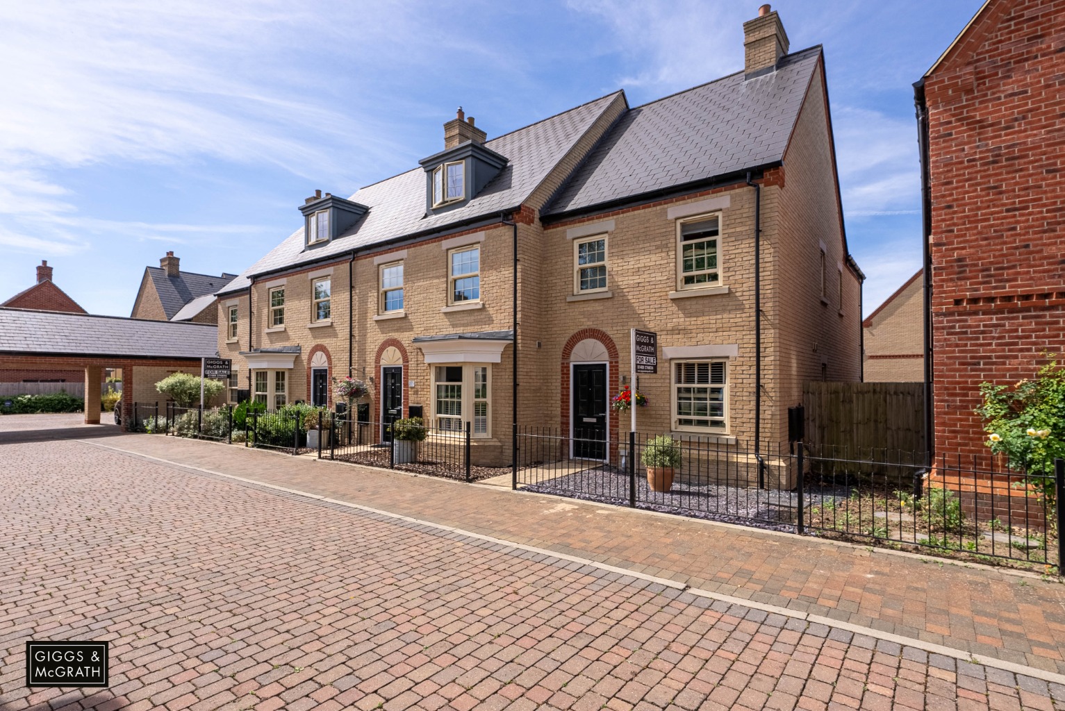 2 bed end of terrace house for sale in Central Avenue, Huntingdon  - Property Image 1