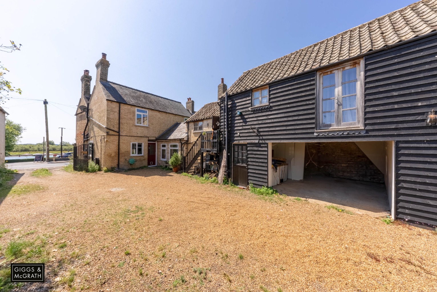 4 bed end of terrace house for sale in High Street, Huntingdon  - Property Image 2