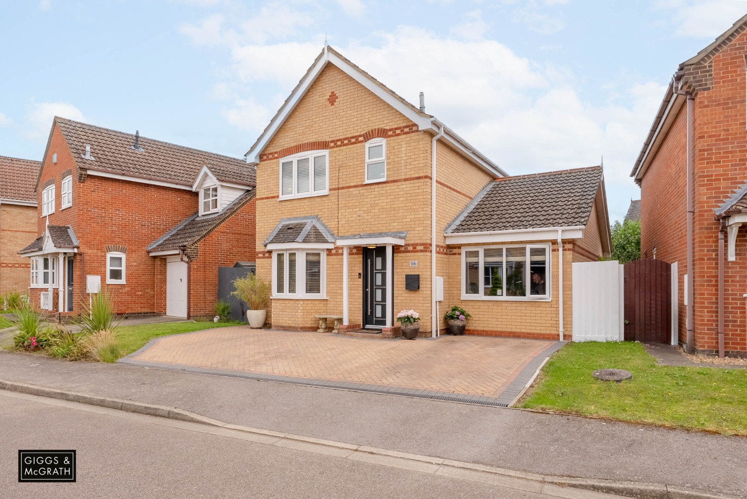 3 bed detached house for sale in Riddiford Crescent, Huntingdon  - Property Image 1