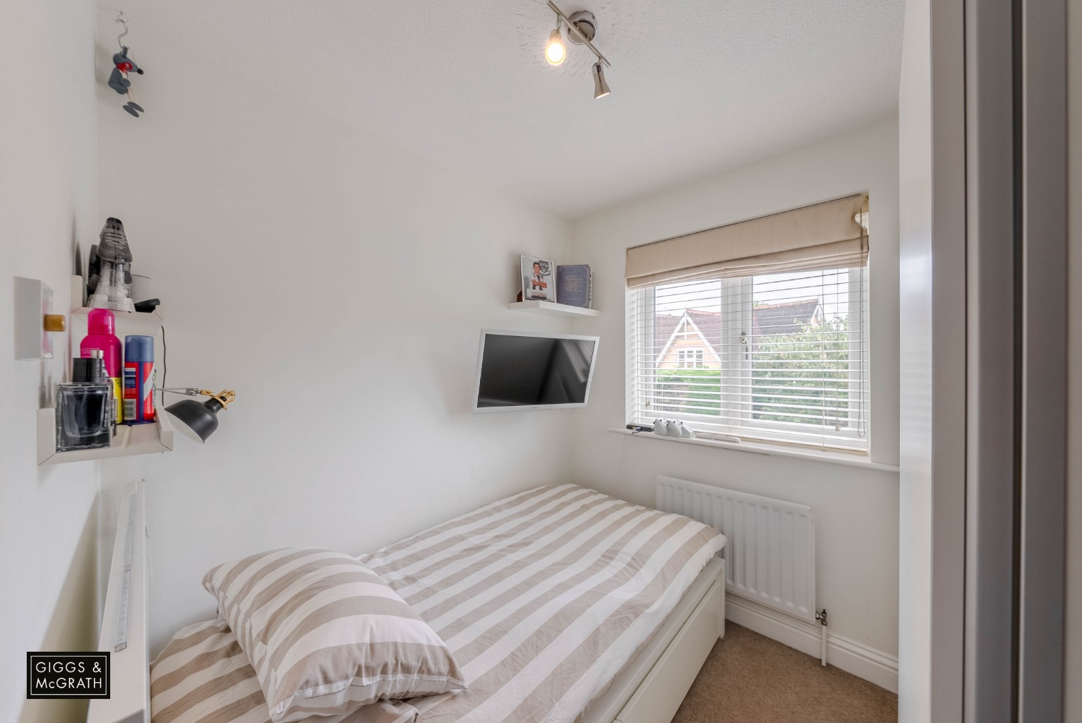 3 bed detached house for sale in Riddiford Crescent, Huntingdon  - Property Image 11