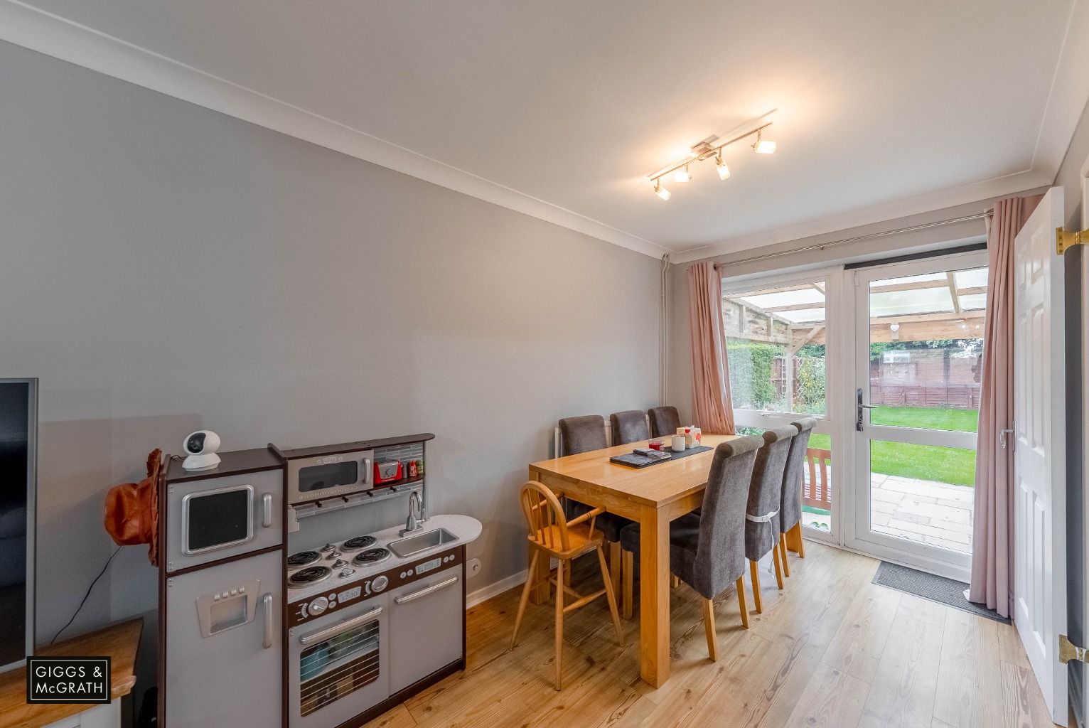 3 bed detached house for sale in Elizabeth Way, Huntingdon 5