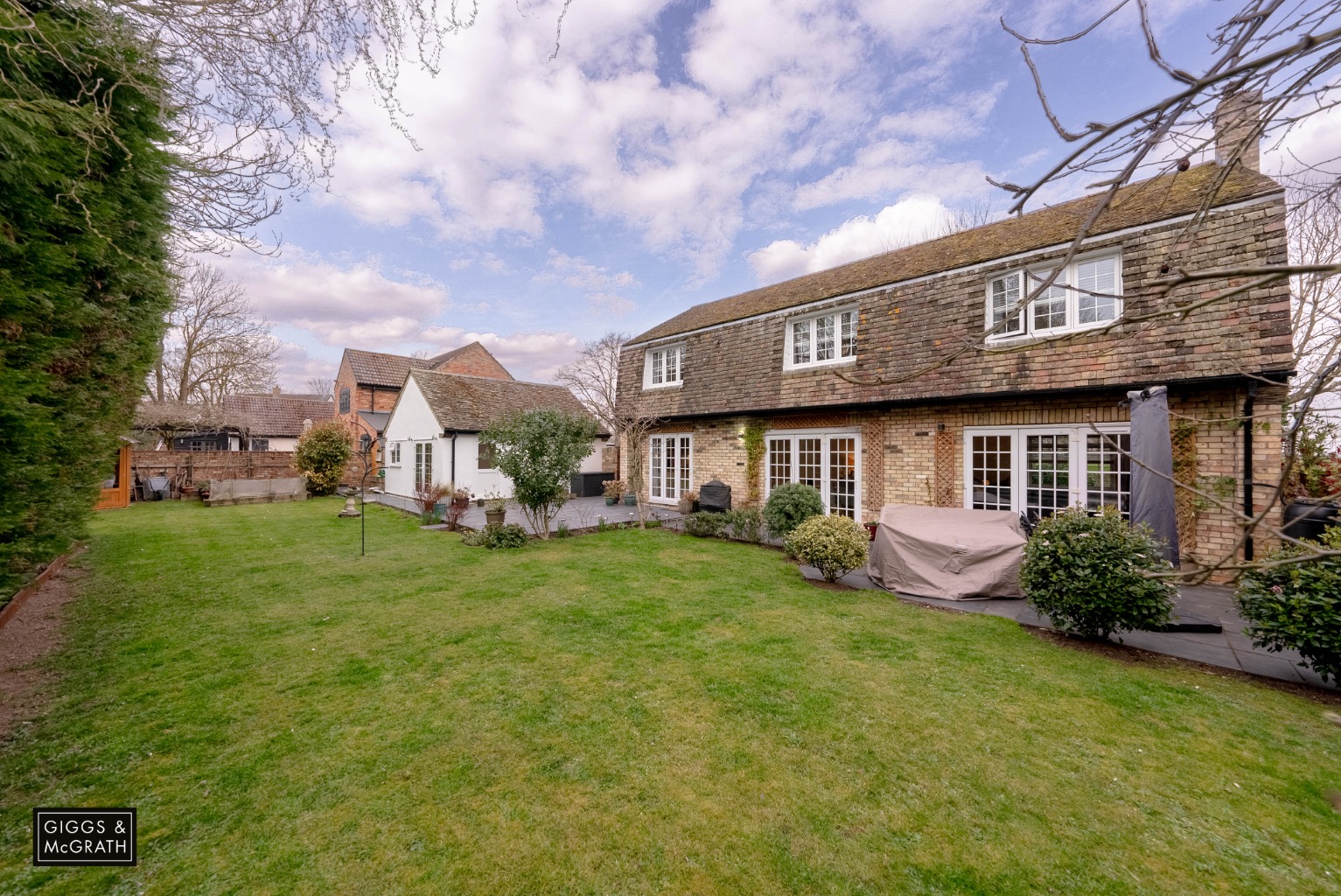 4 bed detached house for sale in South Street, Huntingdon 2