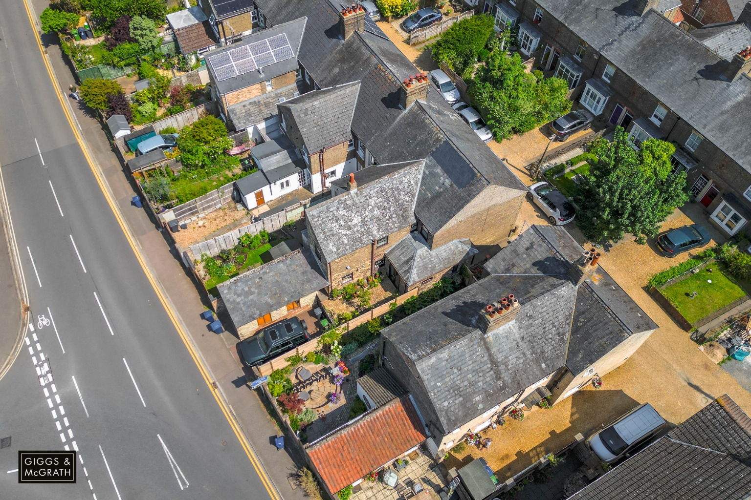 3 bed end of terrace house for sale in St John's Road, St. Ives  - Property Image 2