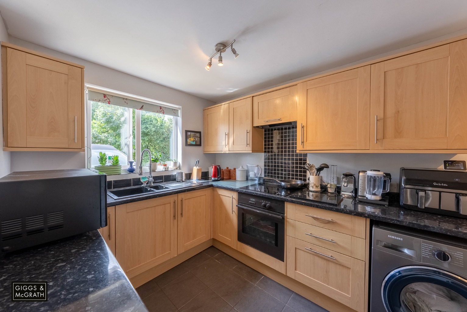 3 bed detached house for sale in Coulson Way, Huntingdon  - Property Image 3