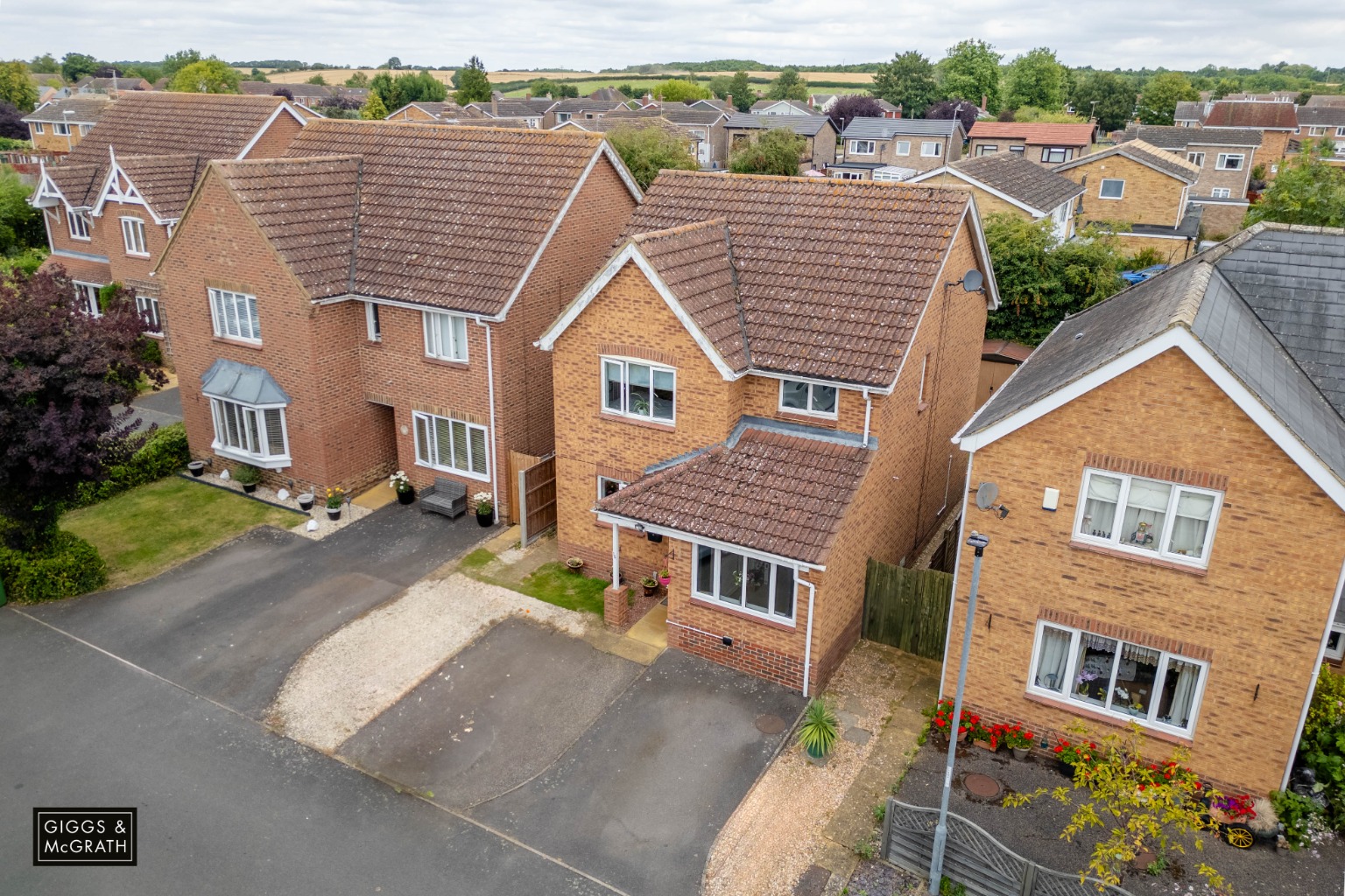 3 bed detached house for sale in Coulson Way, Huntingdon 7