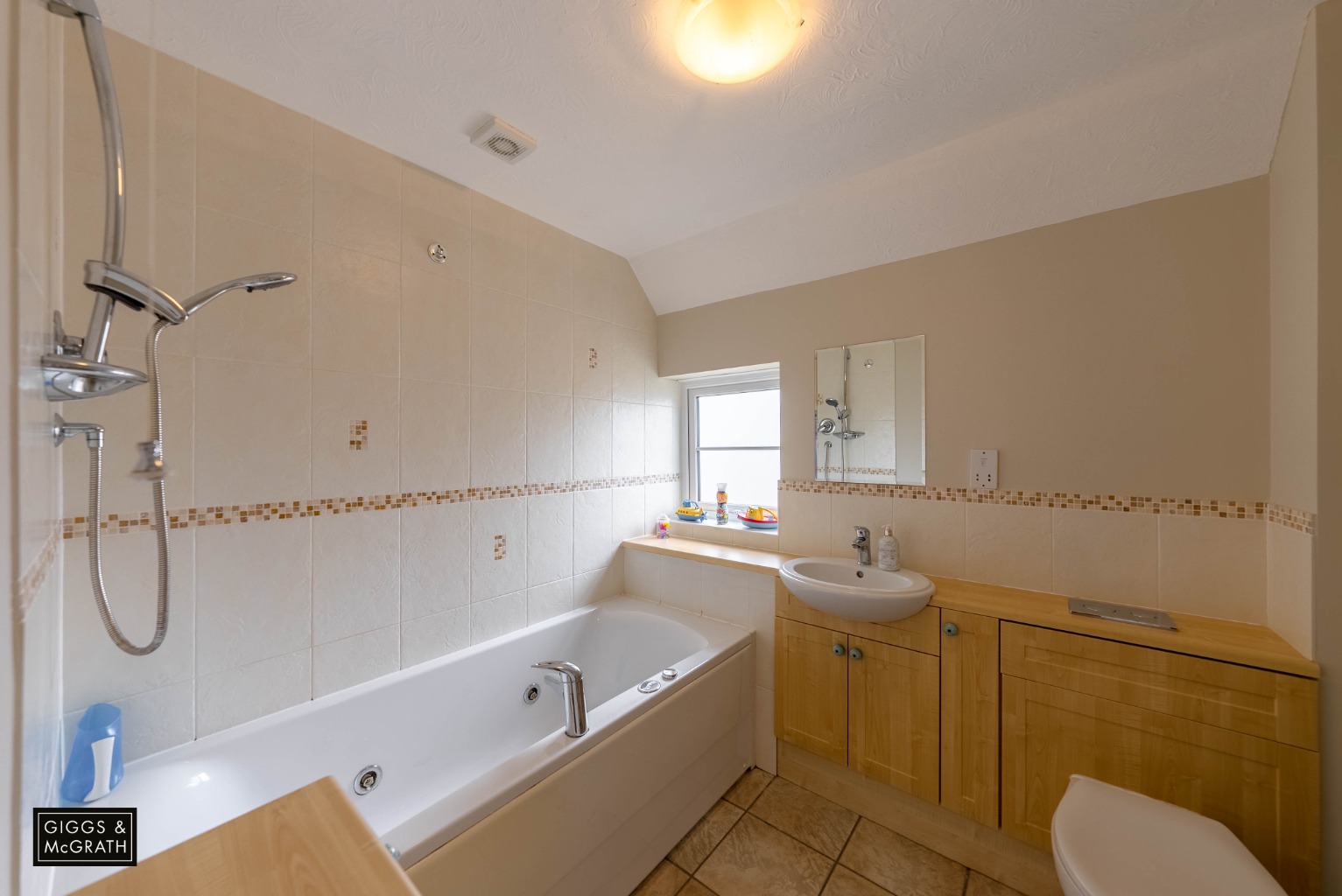 4 bed detached house for sale in Allens Orchard, Huntingdon  - Property Image 13