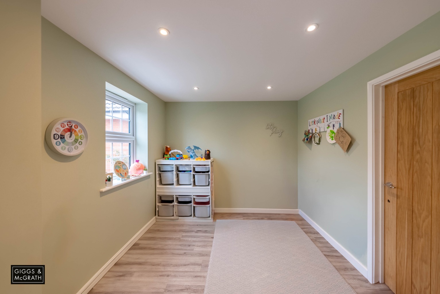 3 bed detached house for sale in Lawrence Drive, Huntingdon 9