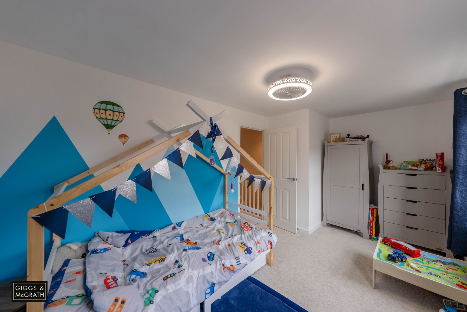 3 bed detached house for sale in Lawrence Drive, Huntingdon 11