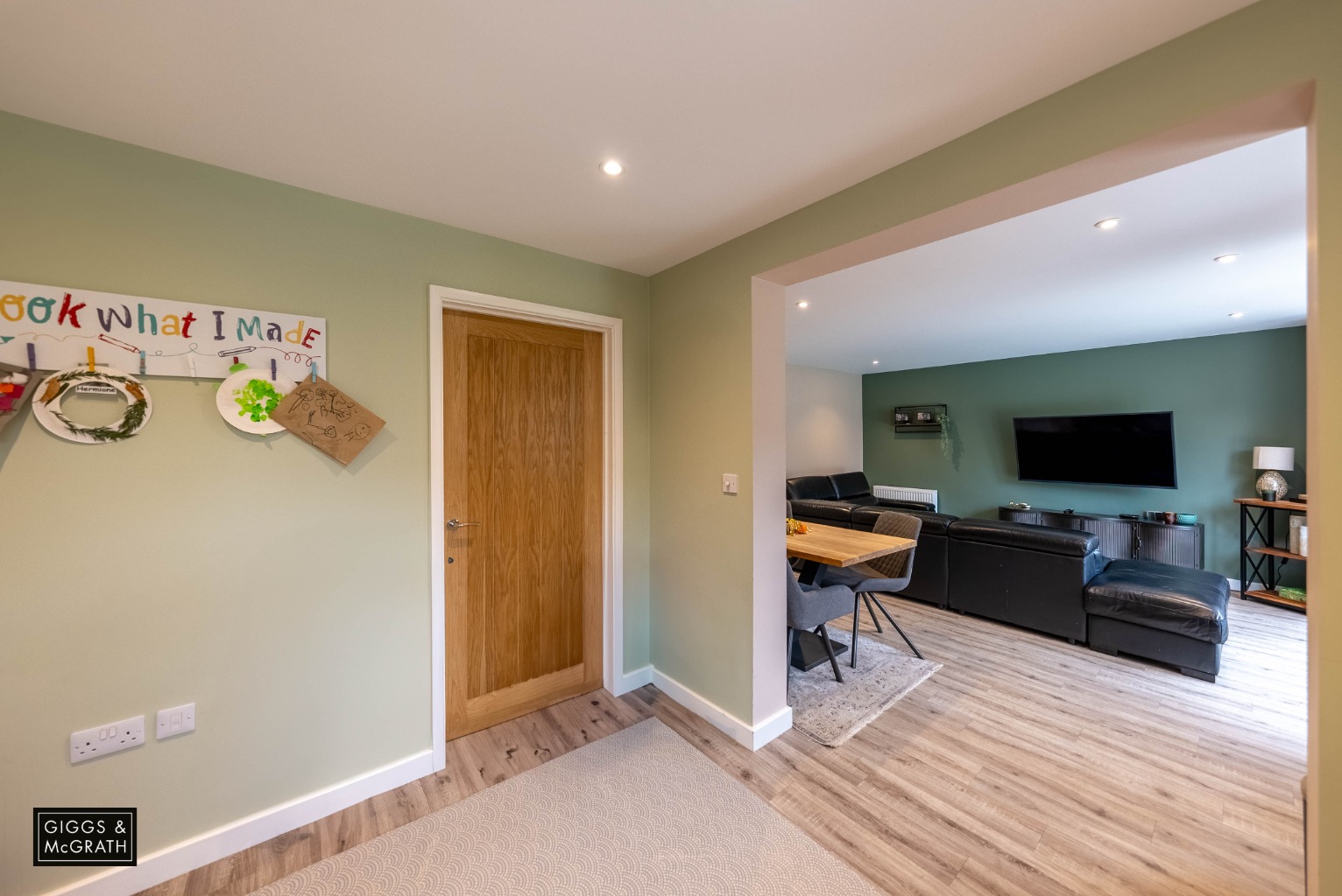 3 bed detached house for sale in Lawrence Drive, Huntingdon  - Property Image 9