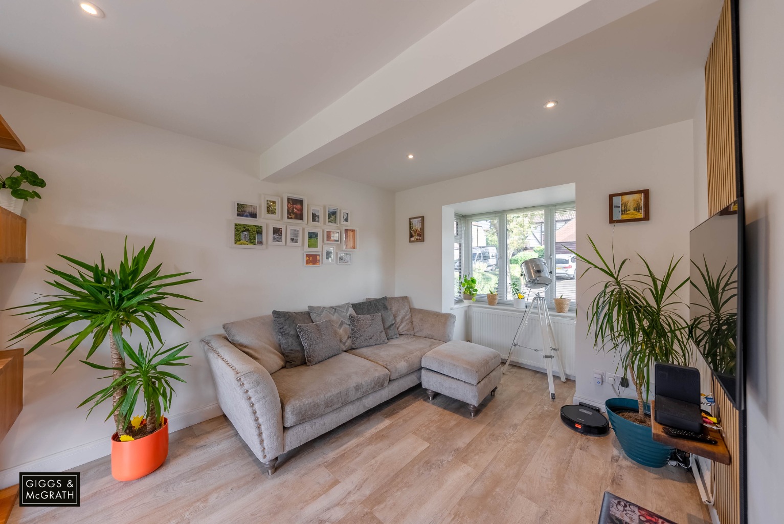 4 bed detached house for sale in Crowhill, Huntingdon 2