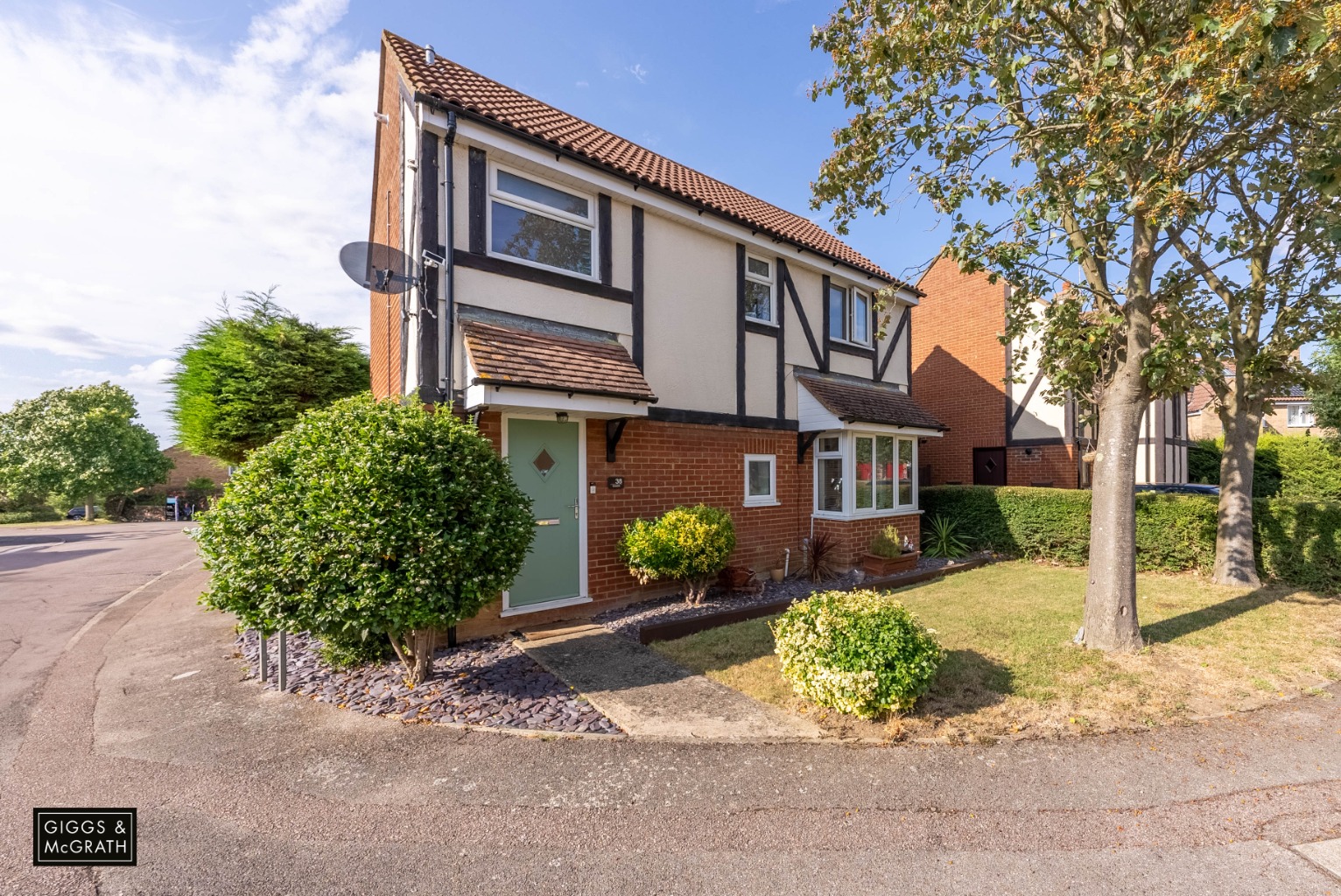 4 bed detached house for sale in Crowhill, Huntingdon  - Property Image 1