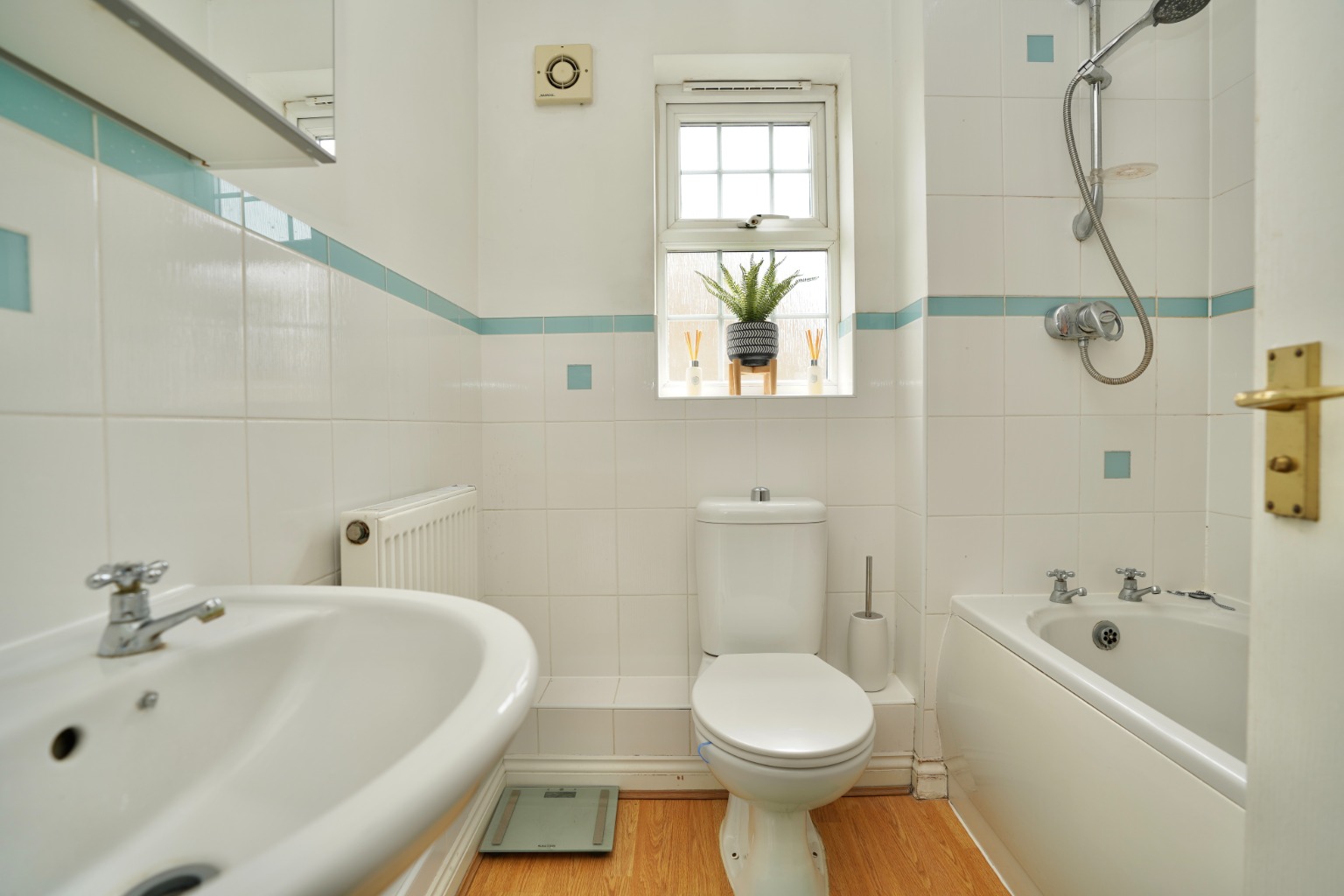 3 bed end of terrace house for sale in Robertson Way, Huntingdon 9