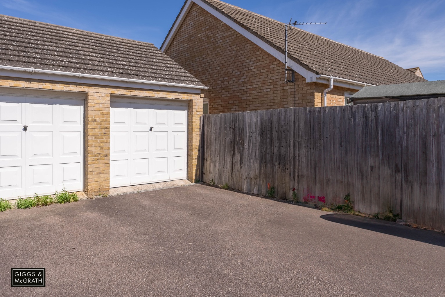 3 bed end of terrace house for sale in Robertson Way, Huntingdon  - Property Image 13