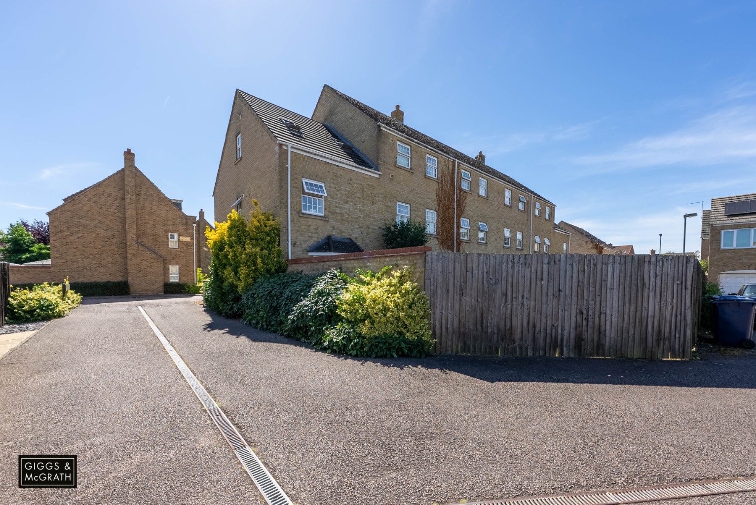 3 bed end of terrace house for sale in Robertson Way, Huntingdon  - Property Image 12