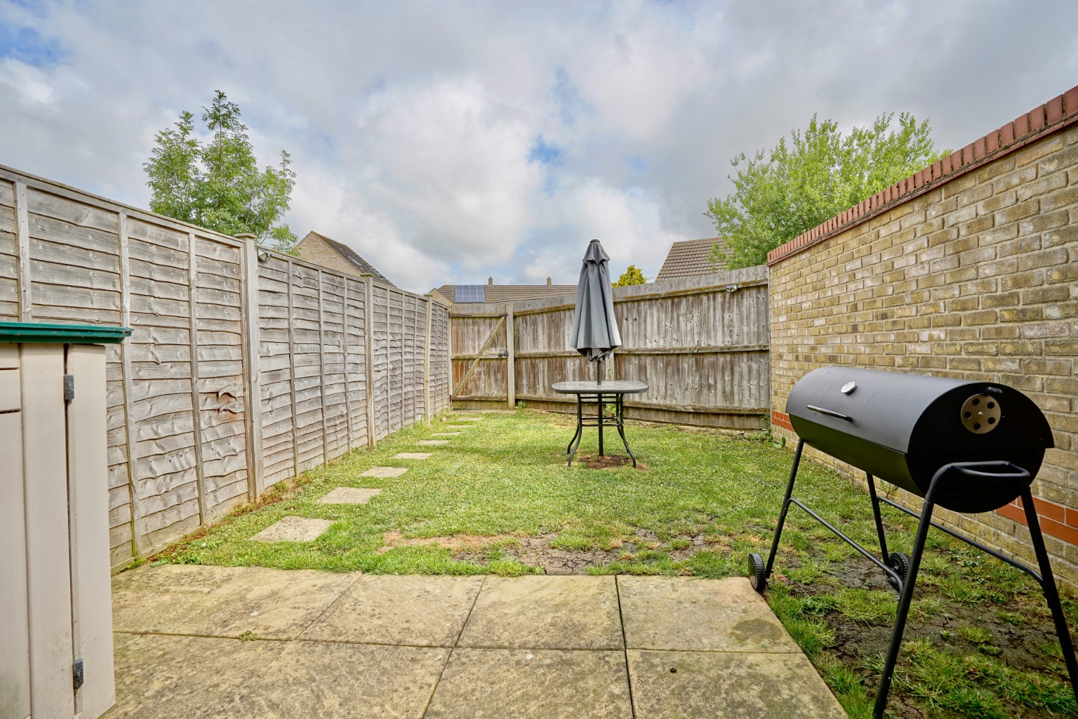 3 bed end of terrace house for sale in Robertson Way, Huntingdon  - Property Image 4