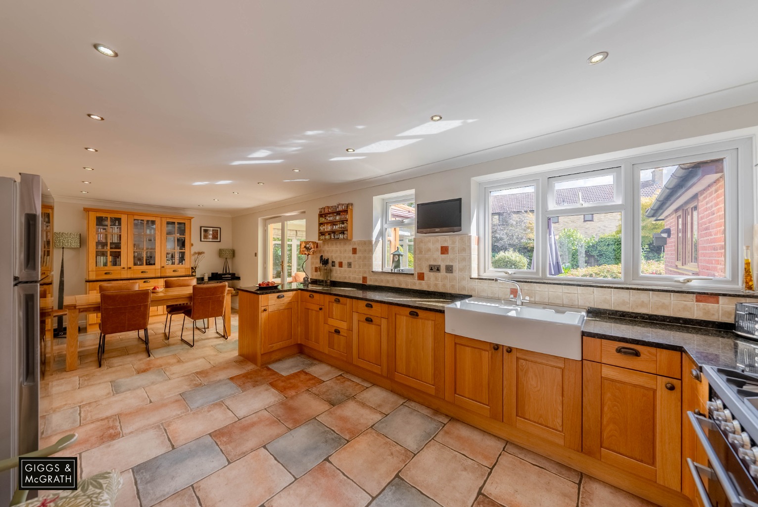 4 bed detached house for sale in Crane Close, Huntingdon  - Property Image 3