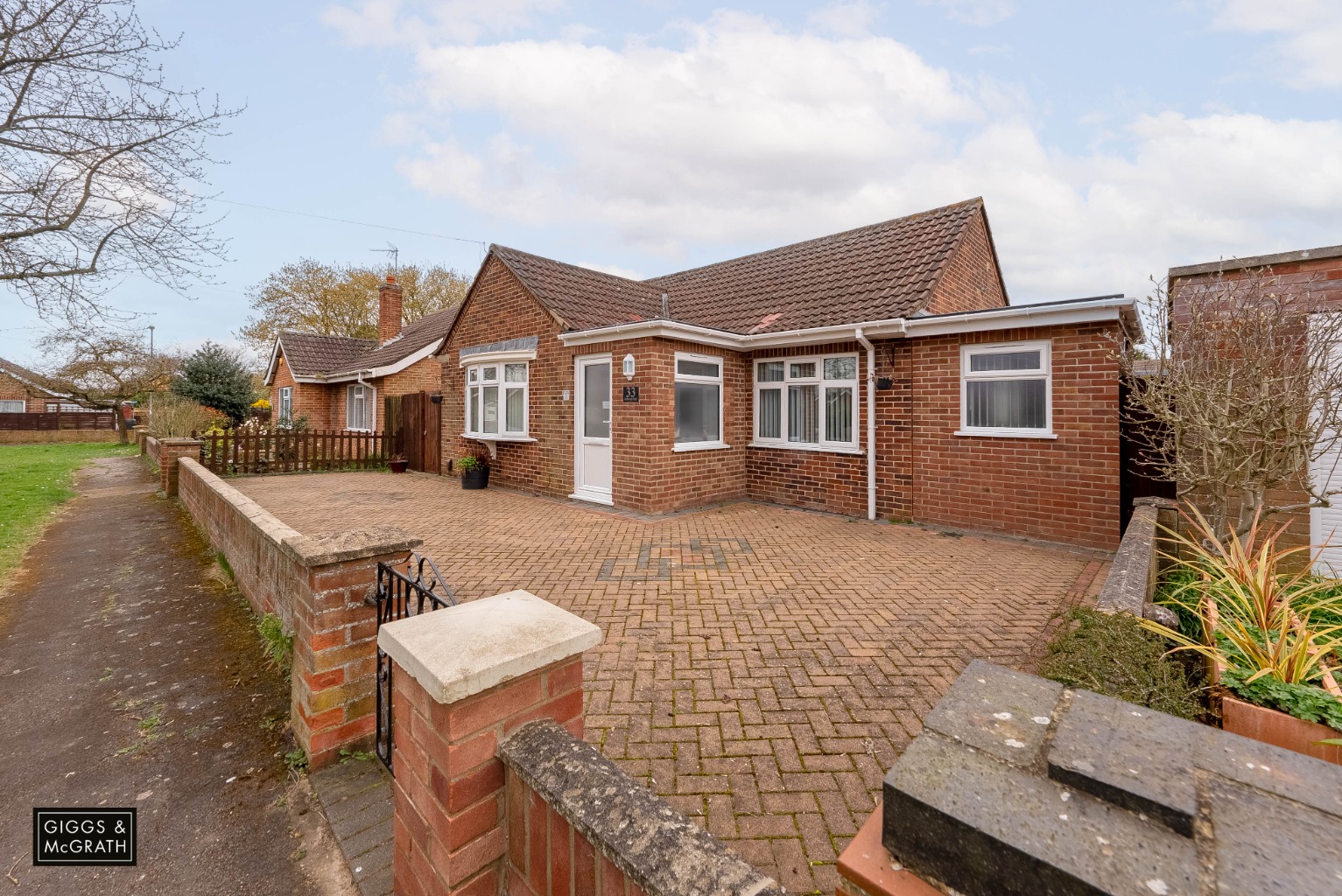 3 bed detached bungalow for sale in Desborough Road, Huntingdon 13