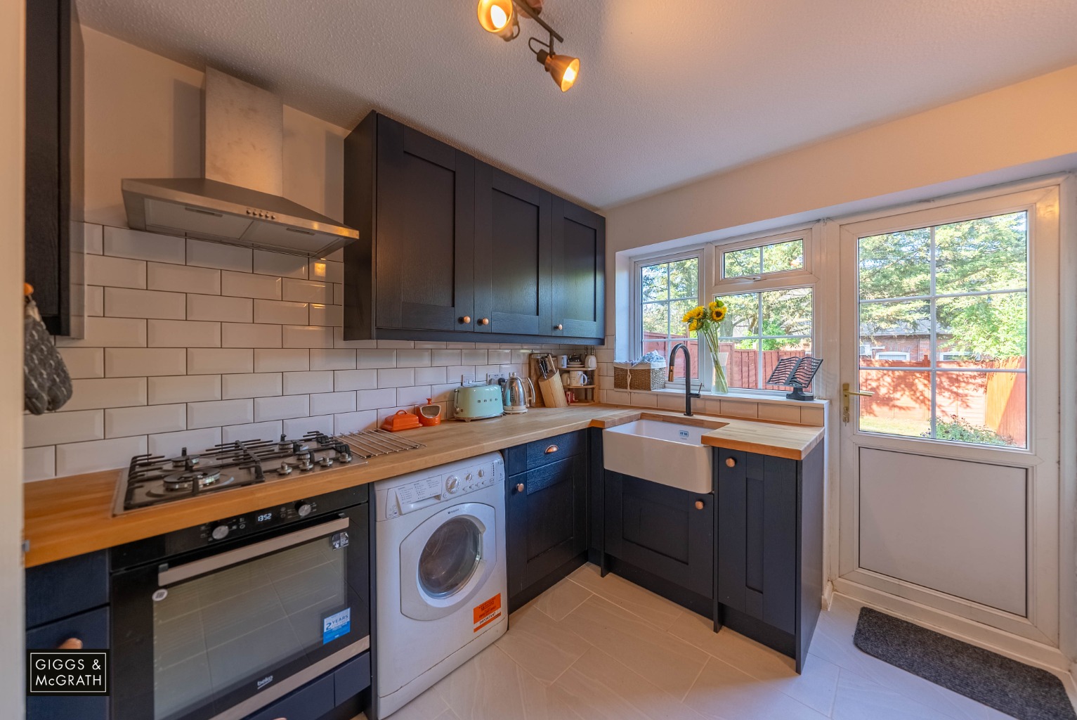 2 bed terraced house for sale in Morland Way, St. Ives  - Property Image 6