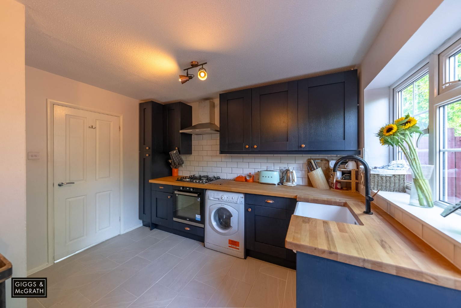 2 bed terraced house for sale in Morland Way, St. Ives  - Property Image 5