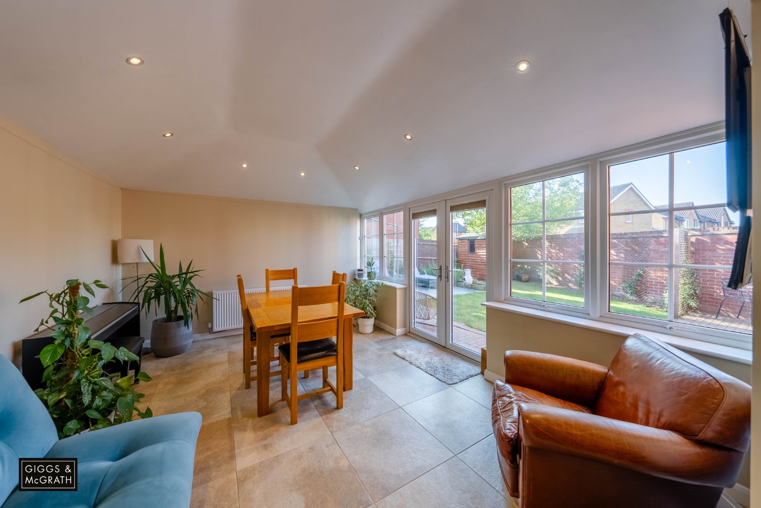 4 bed detached house for sale in Westbrooke Close, Huntingdon 2