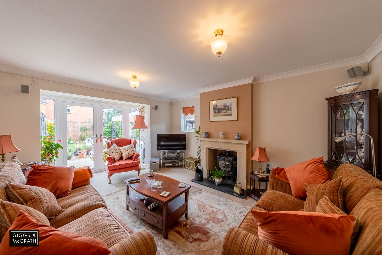 4 bed detached house for sale in Payn Close, Huntingdon 2