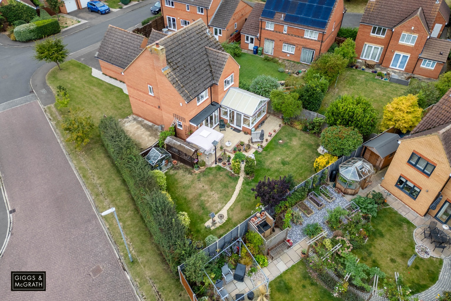 4 bed detached house for sale in Payn Close, Huntingdon 1