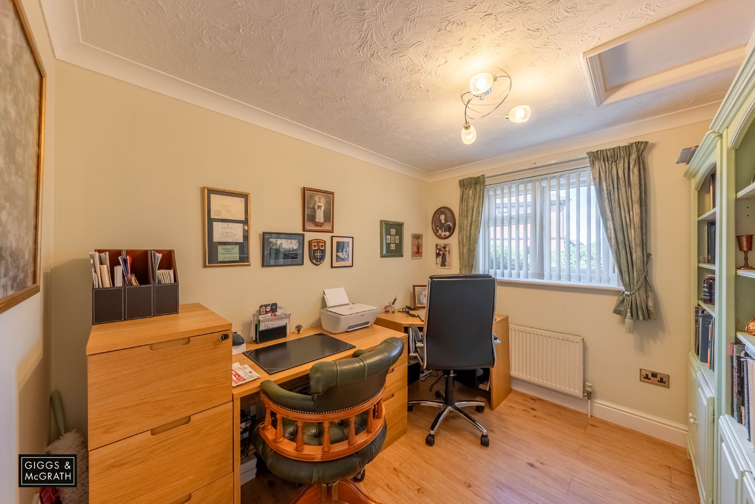 4 bed detached house for sale in The Pasture, Huntingdon 9