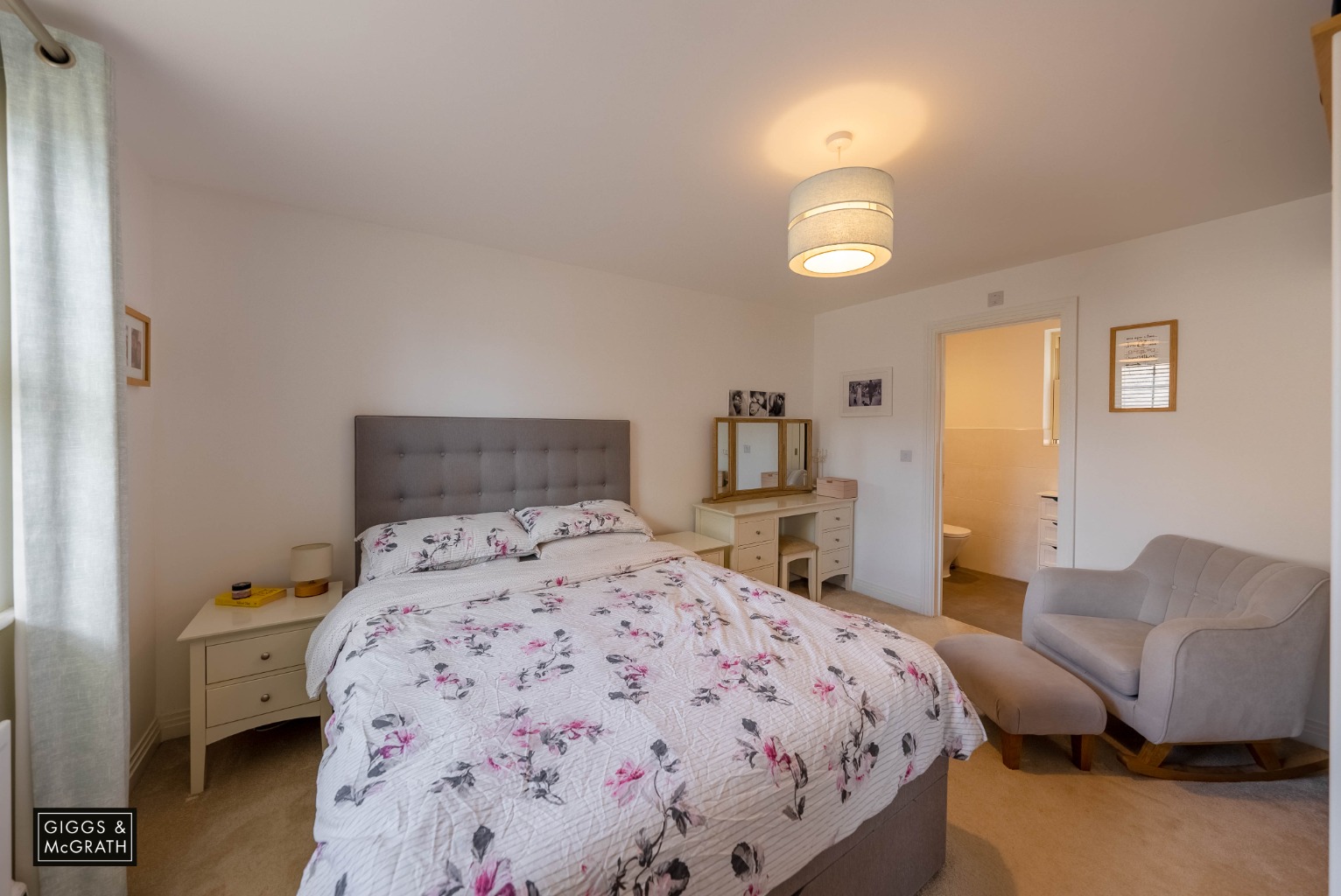 5 bed detached house for sale in Central Avenue, Huntingdon 8