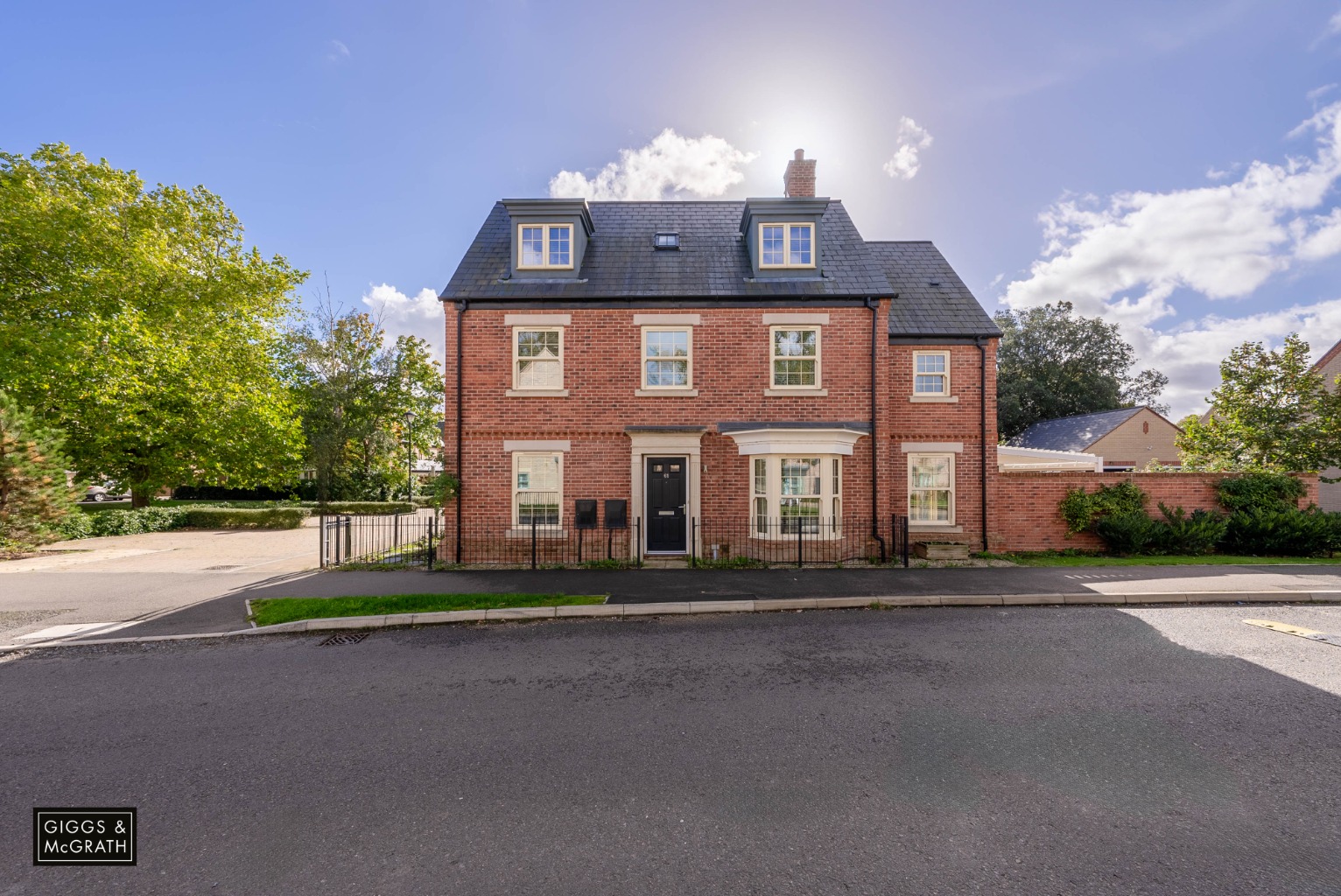 5 bed detached house for sale in Central Avenue, Huntingdon  - Property Image 1