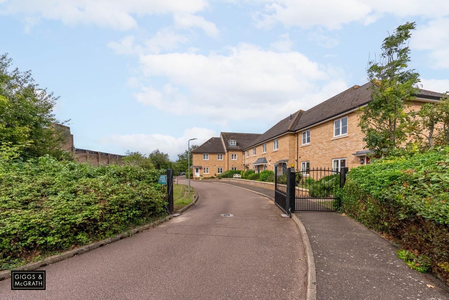 1 bed ground floor flat for sale in Leas Close, St. Ives  - Property Image 11