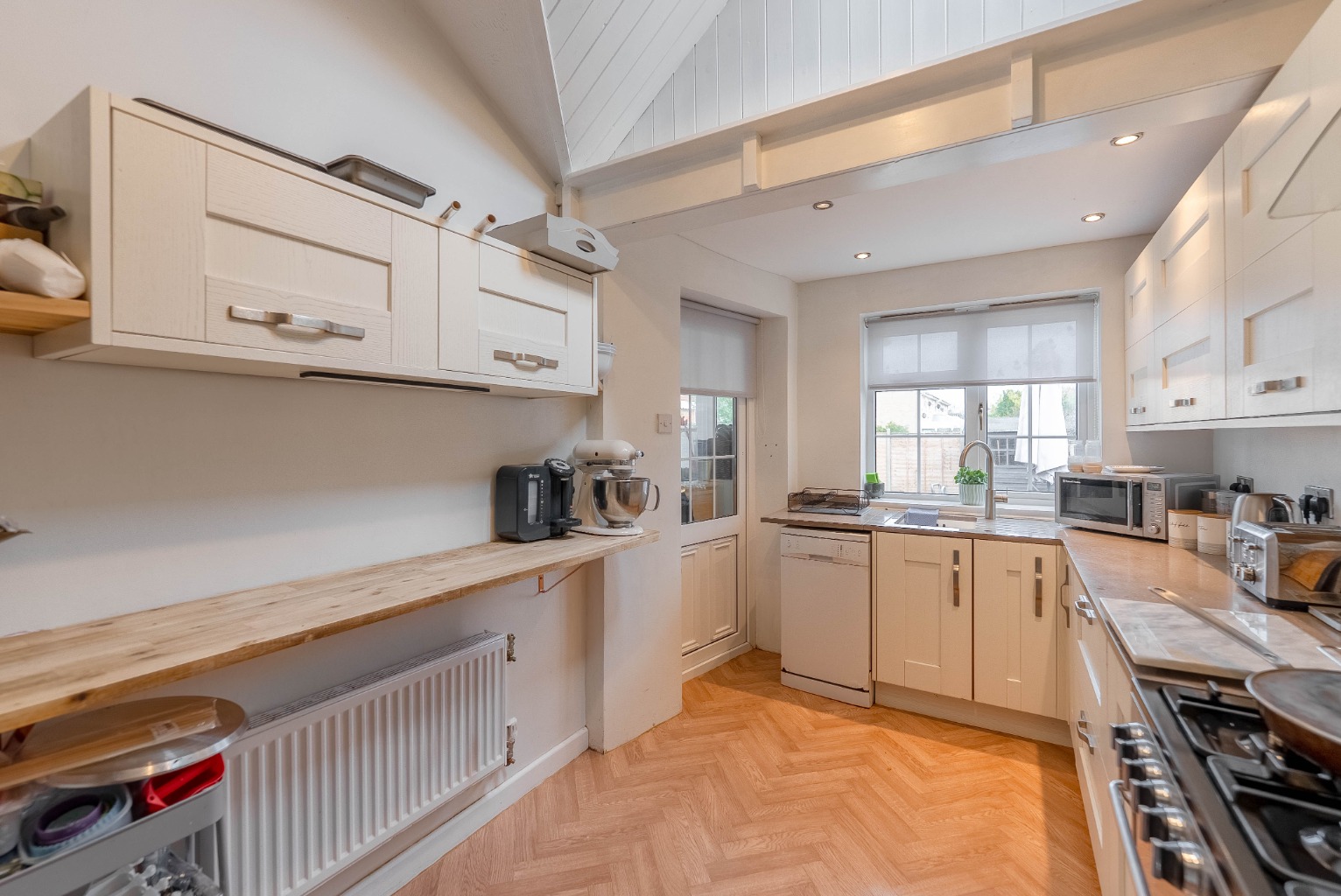 3 bed semi-detached house for sale in Greenfields, Huntingdon 6