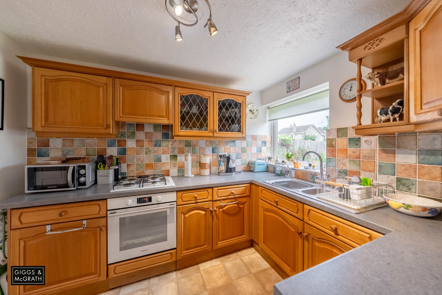 3 bed semi-detached house for sale in Warren Road, St. Ives  - Property Image 5