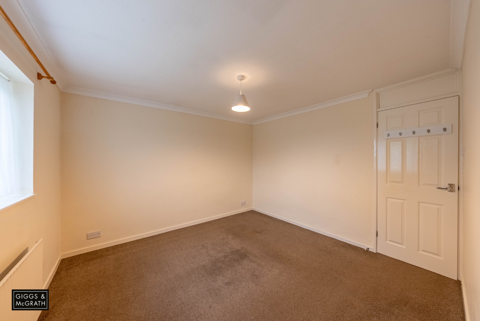 3 bed terraced house for sale in Coldhams Crescent, Huntingdon  - Property Image 5