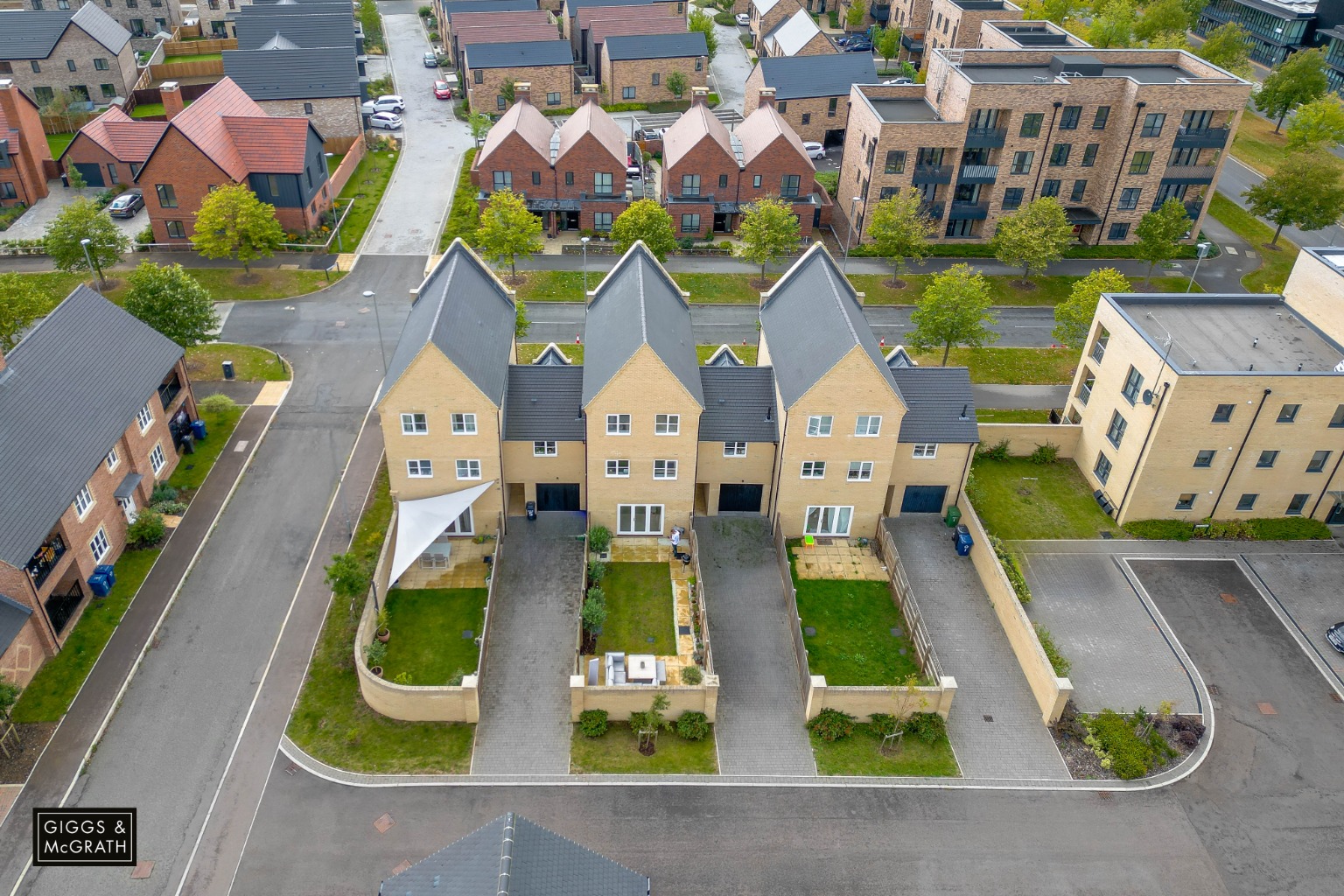 4 bed detached house for sale in Senliz Road, Huntingdon 18