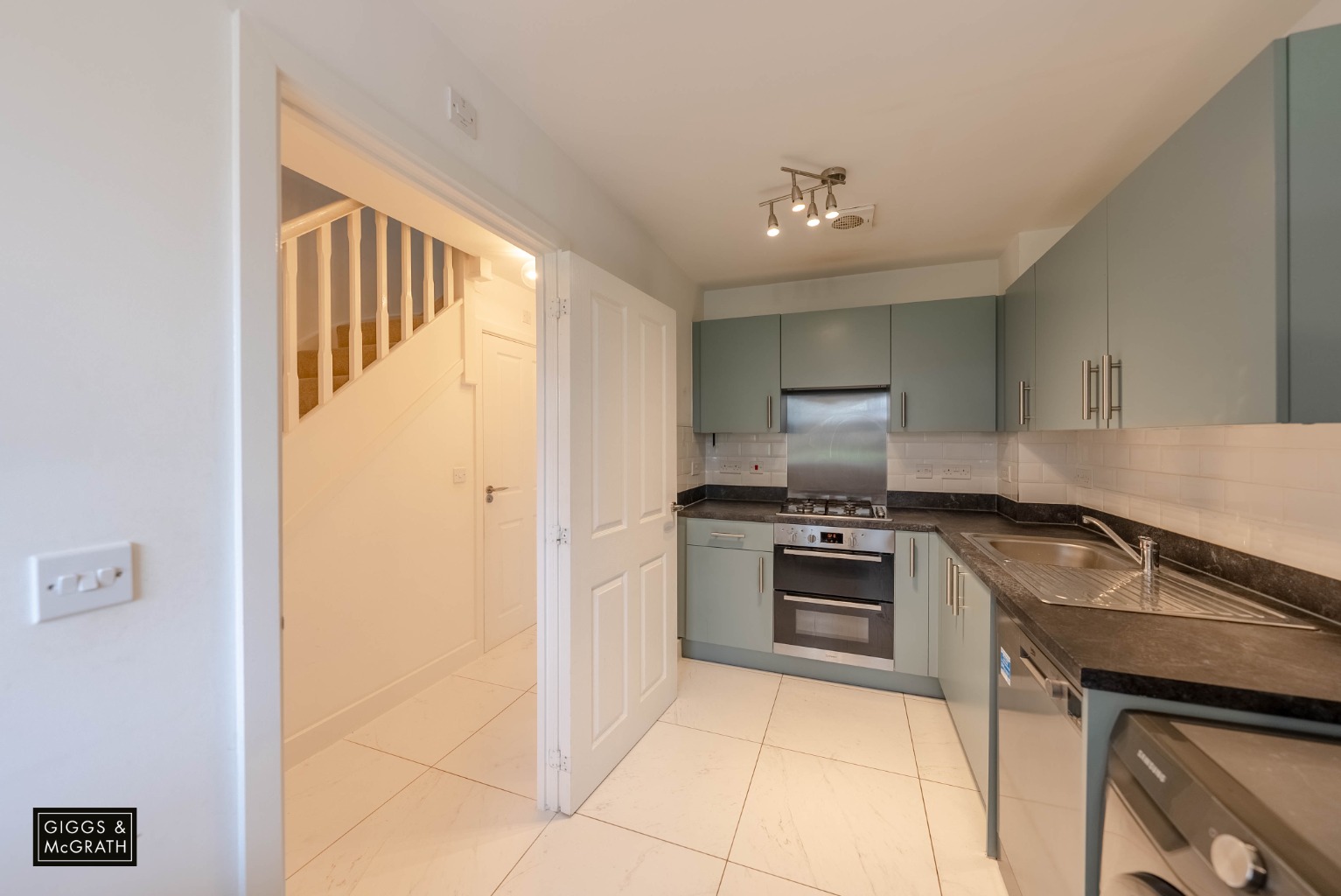 3 bed terraced house for sale in Brampton Gardens, Cambridgeshire  - Property Image 9